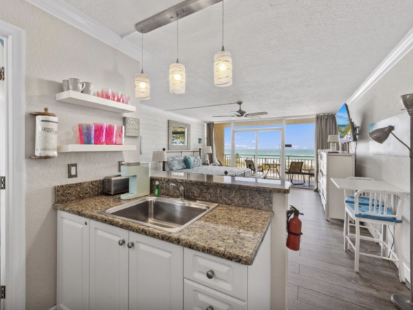 Beachfront Studio Beautiful Gulf Views